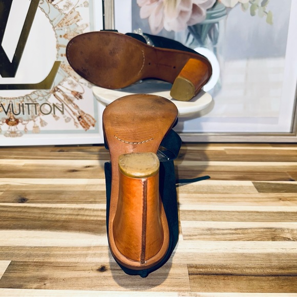 Frye - Sofia Tie On, navy super soft leather, size 8.5M, leather wrapped heel - Picture 10 of 12